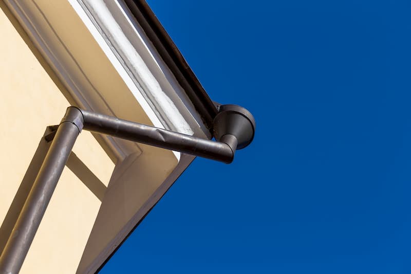 The Crucial Role of a Qualified Roofing Company in Gutter Installation